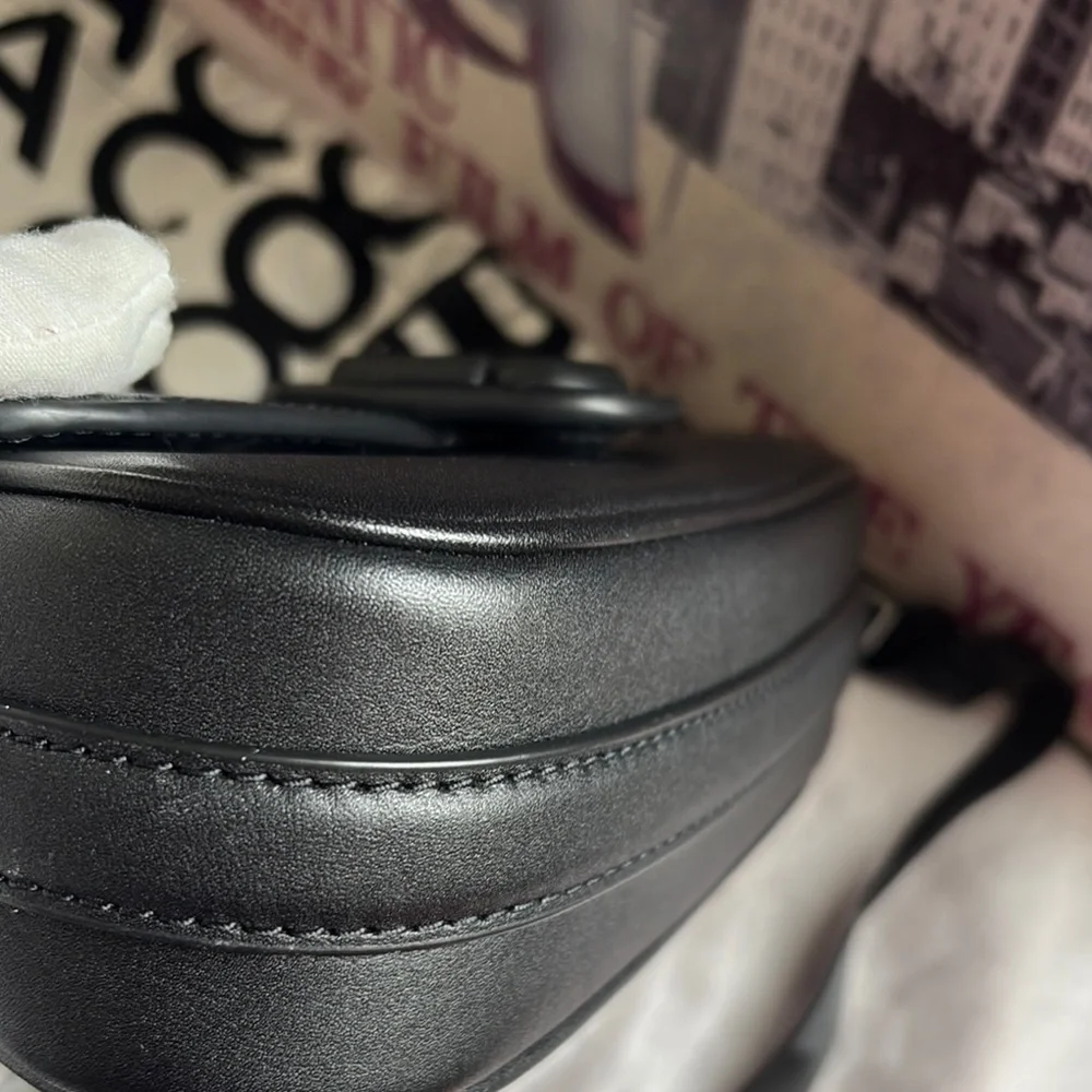 Marc Jacobs Black Crossbody Bag - Picture 11 of 16